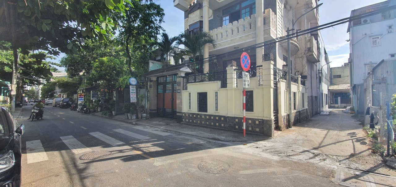 Bán căn biệt thự gần biển Mỹ Khê, Q.Sơn Trà, TP. Đà Nẵng Bán căn biệt thự gần biển Mỹ Khê, Q.Sơn Trà, TP. Đà Nẵng