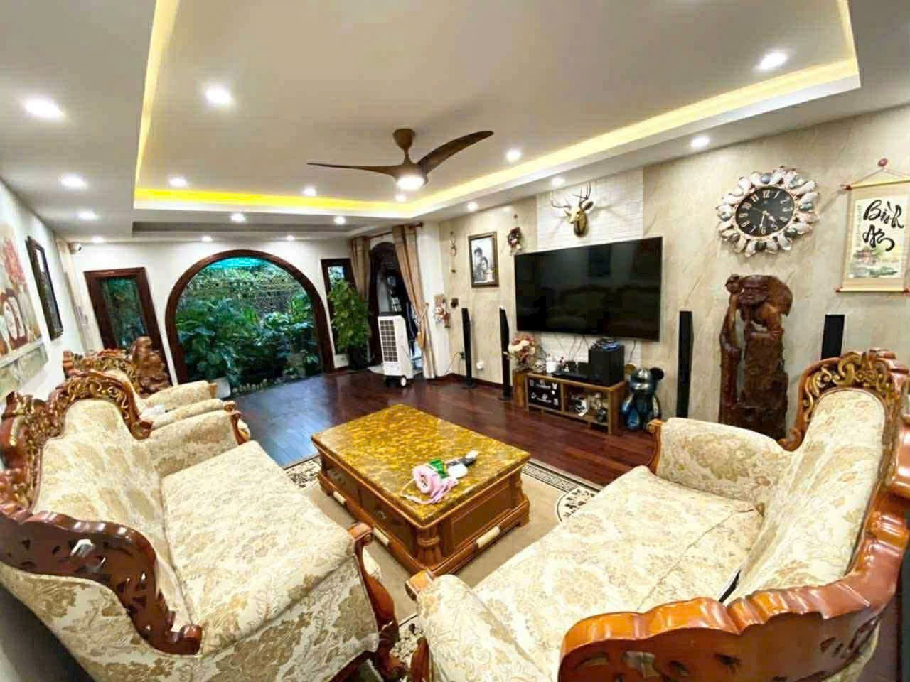 Siêu phẩm biệt thự sang trọng gần sát đường Phùng Hưng, TP. Đà Nẵng Siêu phẩm biệt thự sang trọng gần sát đường Phùng Hưng, TP. Đà Nẵng