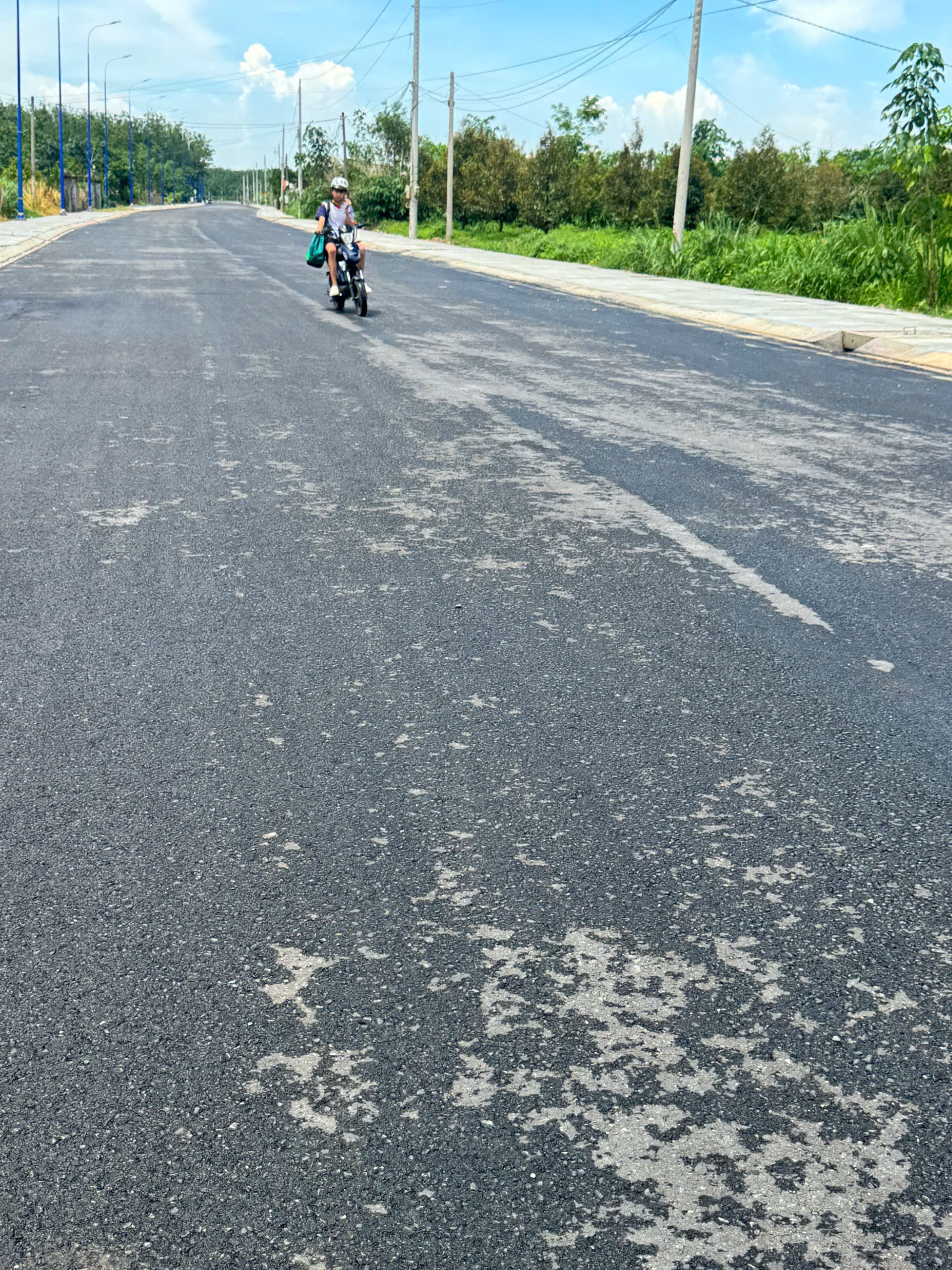 Cần bán nhanh khu đất vườn TT Chơn thành-TP Đồng Nai, dt 750m2 có sẵn 150 m2 thổ cư giá nhỉnh 1 tỷ