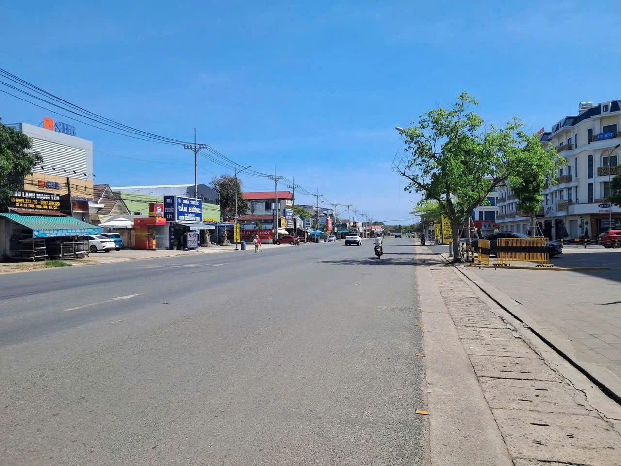 Đất đường Cao Bá Quát Minh Hưng Chơn Thành, Giá 850 triệu. Cần tiền bán nhanh trong tuần. Đất đường Cao Bá Quát Minh Hưng Chơn Thành, Giá 850 triệu. Cần tiền bán nhanh trong tuần.