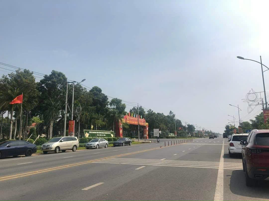 Còn sót 2 lô liền kề đường Cao Bá Quát Chơn Thành TP. Đồng Nai Dt 400m² Giá TL chính chủ.