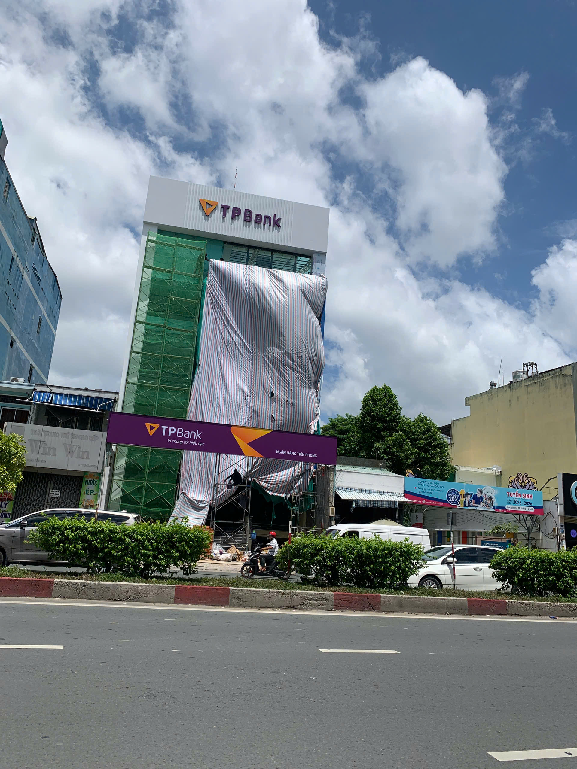 Bán Nhanh Tòa Nhà Mặt Tiền 433 Cộng Hòa, Phường 15, Quận Tân Bình Bán Nhanh Tòa Nhà Mặt Tiền 433 Cộng Hòa, Phường 15, Quận Tân Bình