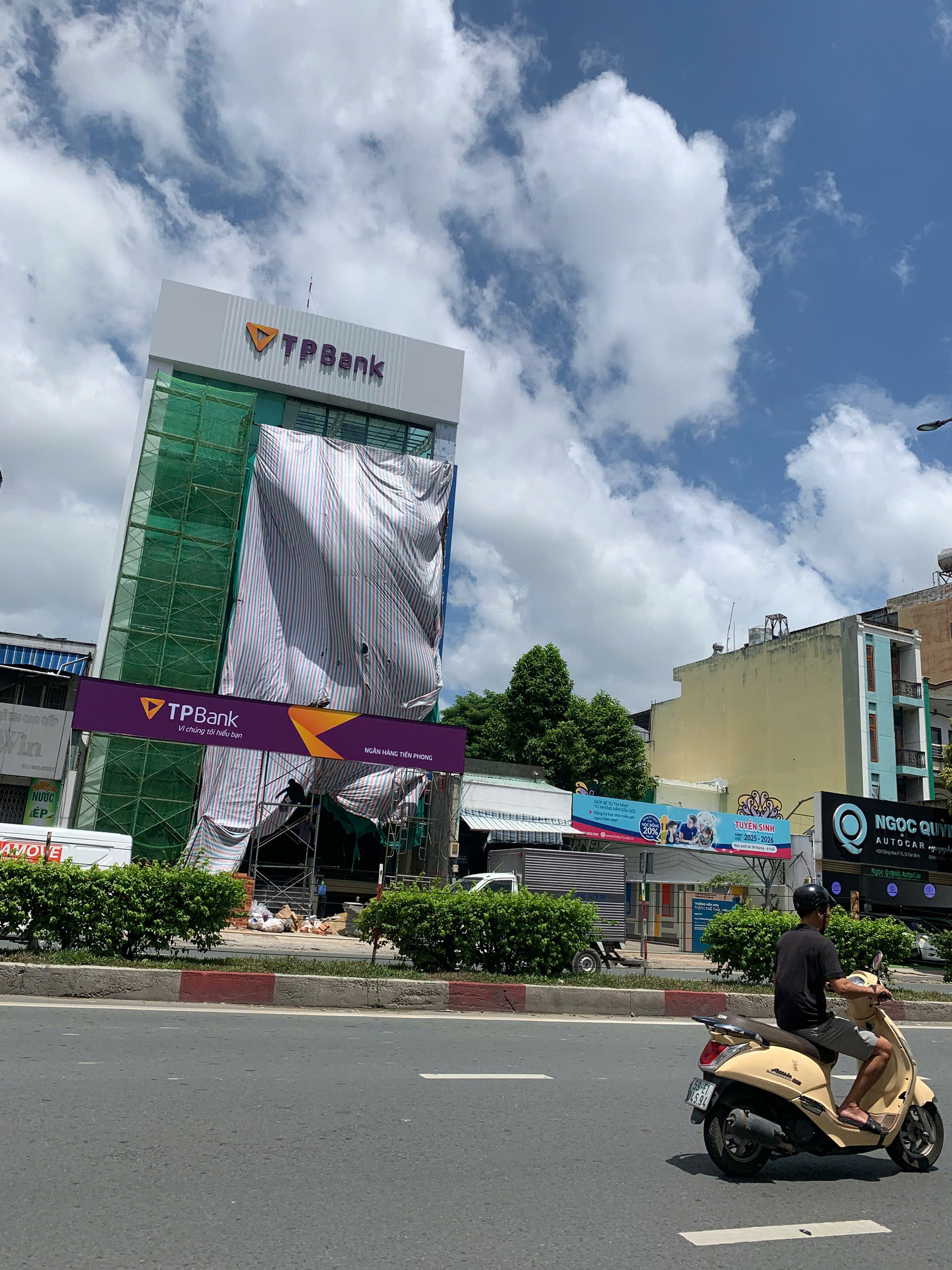Bán Nhanh Tòa Nhà Mặt Tiền 433 Cộng Hòa, Phường 15, Quận Tân Bình Bán Nhanh Tòa Nhà Mặt Tiền 433 Cộng Hòa, Phường 15, Quận Tân Bình