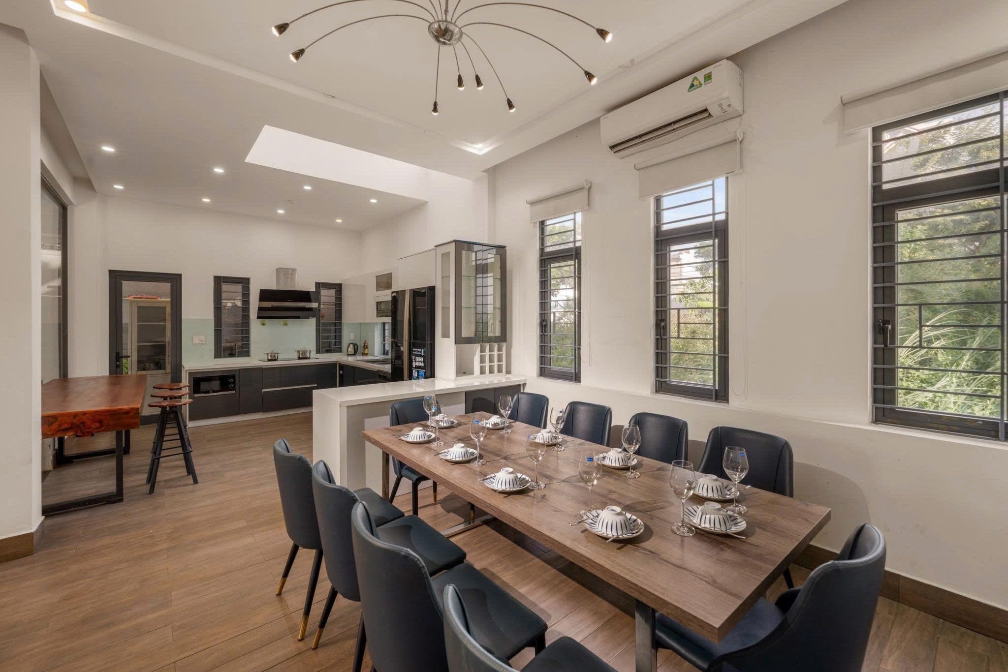 CHO THUÊ BIỆT THỰ CÓ HỒ BƠI ĐẸP ĐƯỜNG PHAN BÁ VÀNH SƠN TRÀ CÓ 6 PHÒNG NGỦ CHO THUÊ BIỆT THỰ CÓ HỒ BƠI ĐẸP ĐƯỜNG PHAN BÁ VÀNH SƠN TRÀ CÓ 6 PHÒNG NGỦ