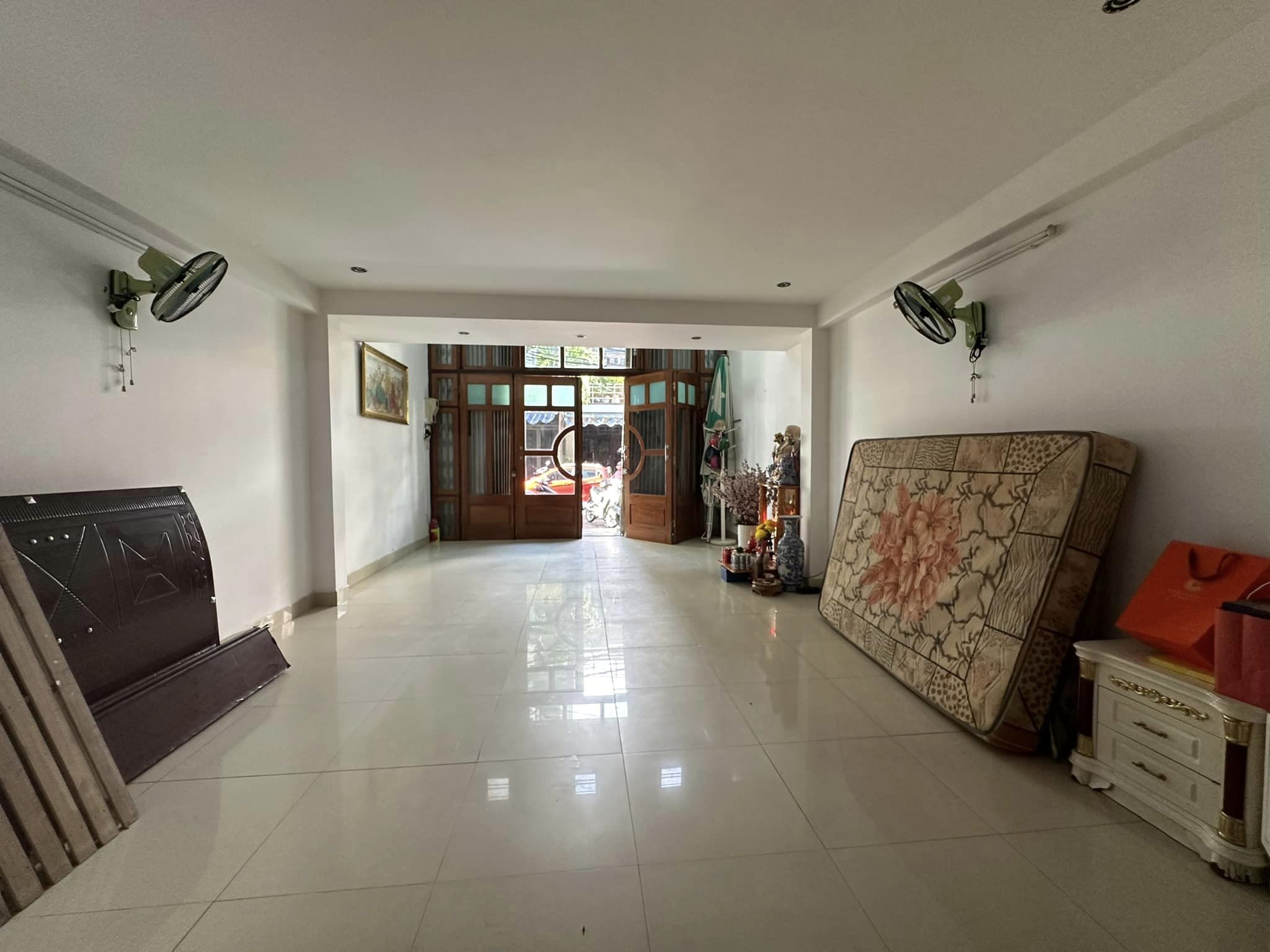 CHO THUÊ NHÀ 4 TẦNG NGANG 8M KHU PHỐ TÂY AN THƯỢNG ĐÀ NẴNG GIÁ 50 TRIỆU (0909.758.111)