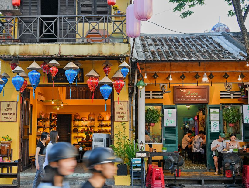 CẦN CHO THUÊ NHÀ MẶT TIỀN PHỐ CỔ HỘI AN ĐƯỜNG PHAN CHÂU TRINH DIỆN TÍCH 180M2
