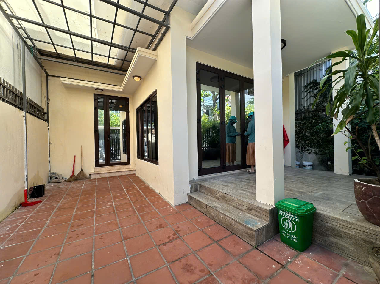 CHO THUÊ BIỆT THỰ HÒA CƯỜNG NAM HẢI CHÂU NGANG 8M 140M2 GIÁ 23 TRIỆU