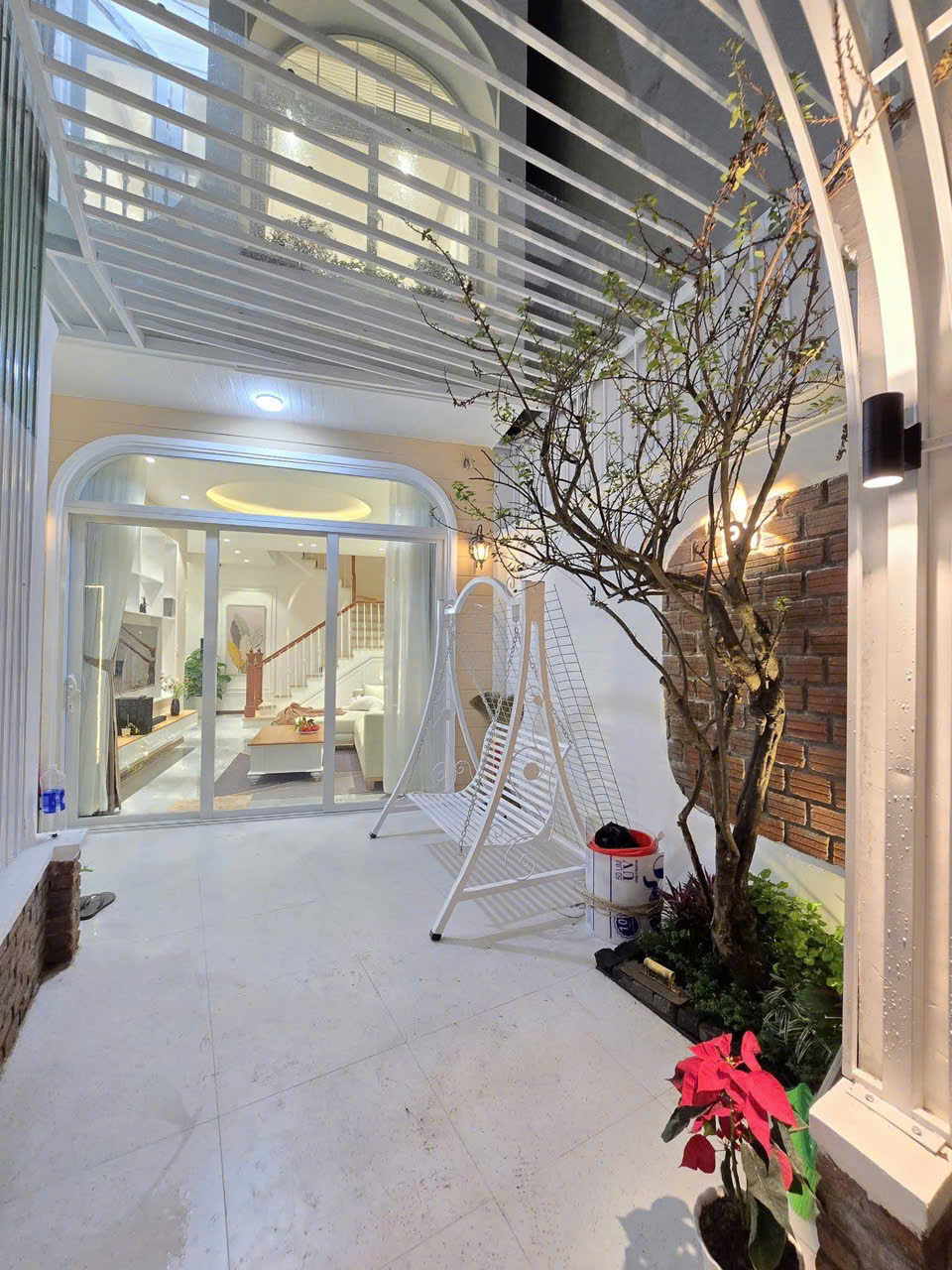 CHO THUÊ NHÀ ĐẸP SÂN VƯỜN KIỆT 3M HẢI PHÒNG CÓ 3PN FULL NỘI THẤT GIÁ 20TRIEU