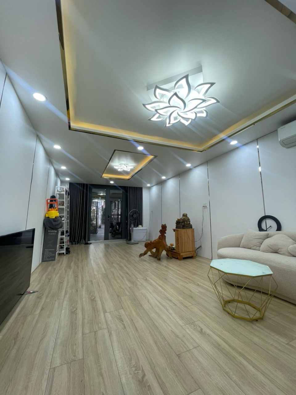 NHÀ 2 TẦNG - HẺM XE TẢI - 60 LÂM VĂN BỀN, TÂN KIỂNG, QUẬN 7 NHÀ 2 TẦNG - HẺM XE TẢI - 60 LÂM VĂN BỀN, TÂN KIỂNG, QUẬN 7