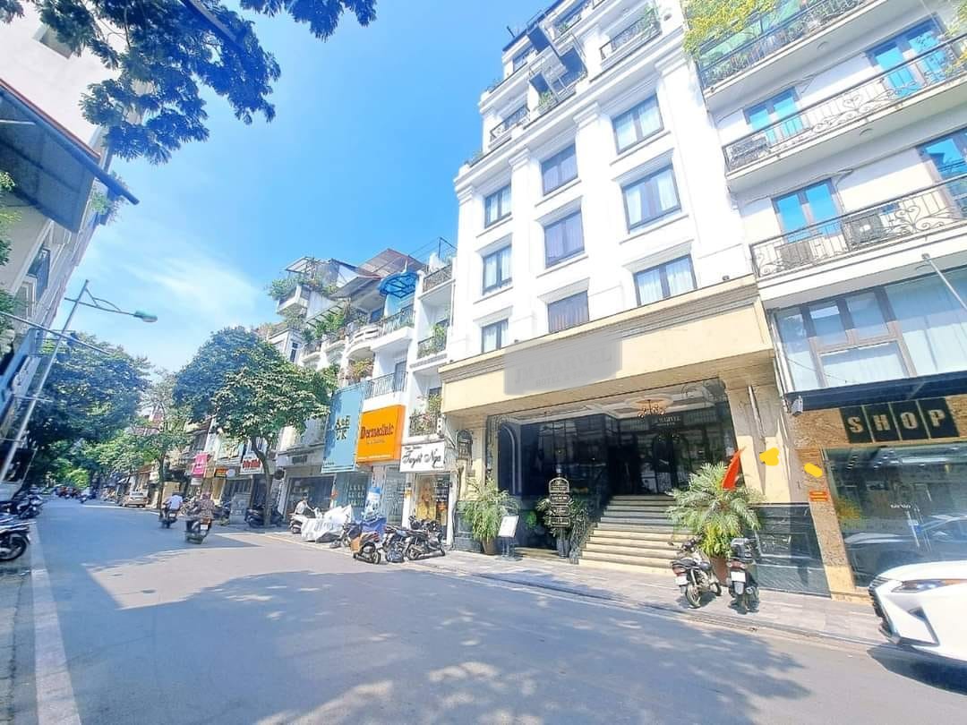 Cần bán tòa Building 9 tầng gần Liễu Giai - Văn Cao có hầm, 300m2 xây tuyệt đẹp Cần bán tòa Building 9 tầng gần Liễu Giai - Văn Cao có hầm, 300m2 xây tuyệt đẹp