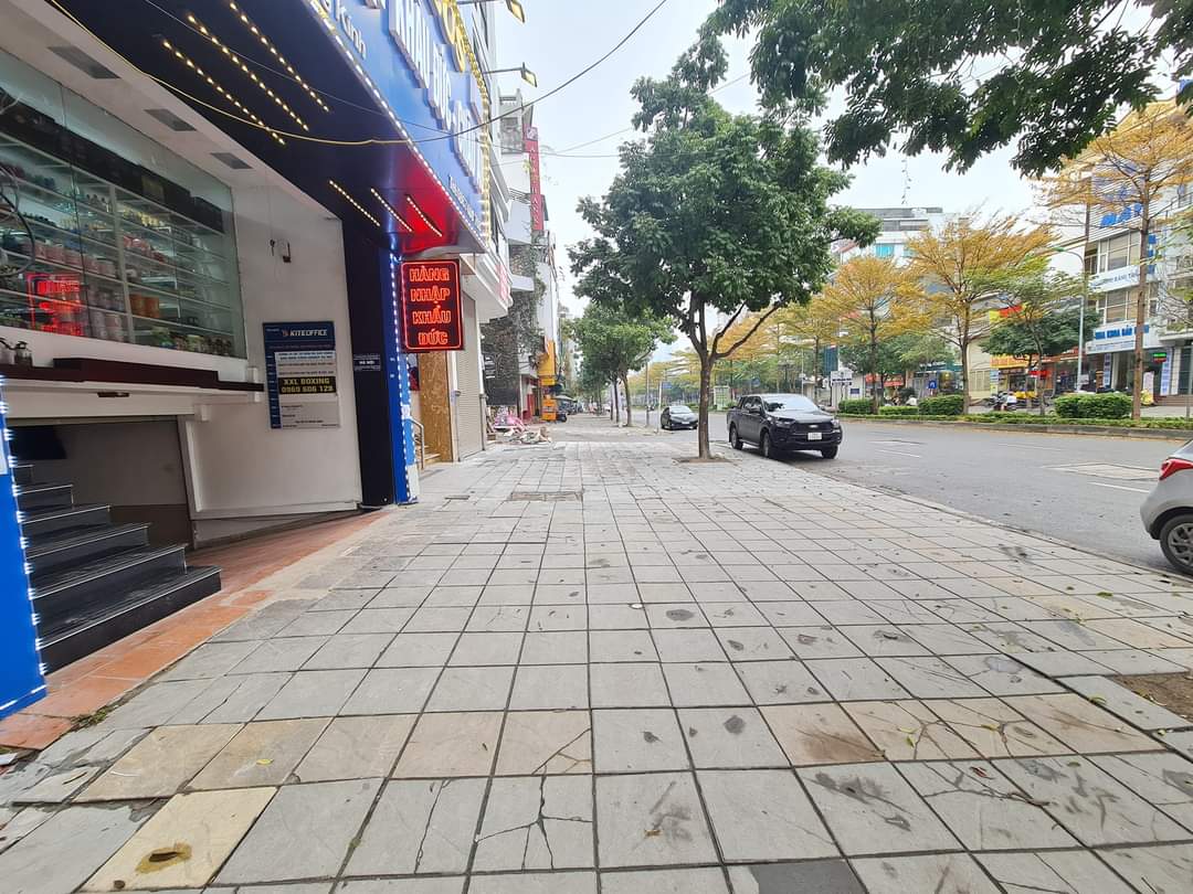 Bán tòa nhà mặt phố Trung Kính lớn, vỉa hè 10m, kinh doanh đỉnh, 90m2 có hầm ô tô