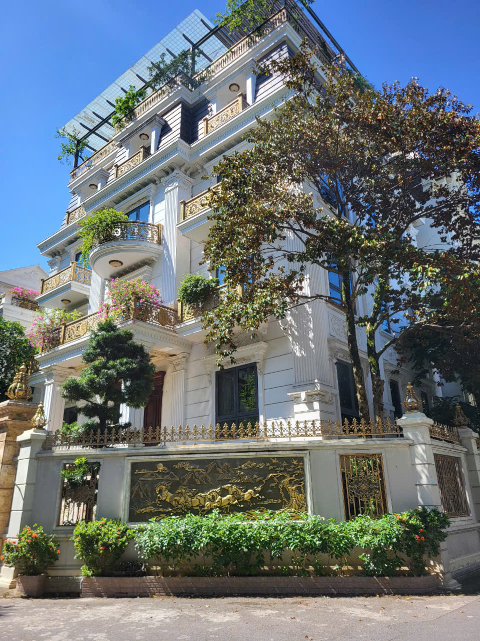 Bán Siêu biệt thự Trương Công Giai gần Công viên Cầu Giấy, 300m2 có hầm, đẹp nhất khu Bán Siêu biệt thự Trương Công Giai gần Công viên Cầu Giấy, 300m2 có hầm, đẹp nhất khu