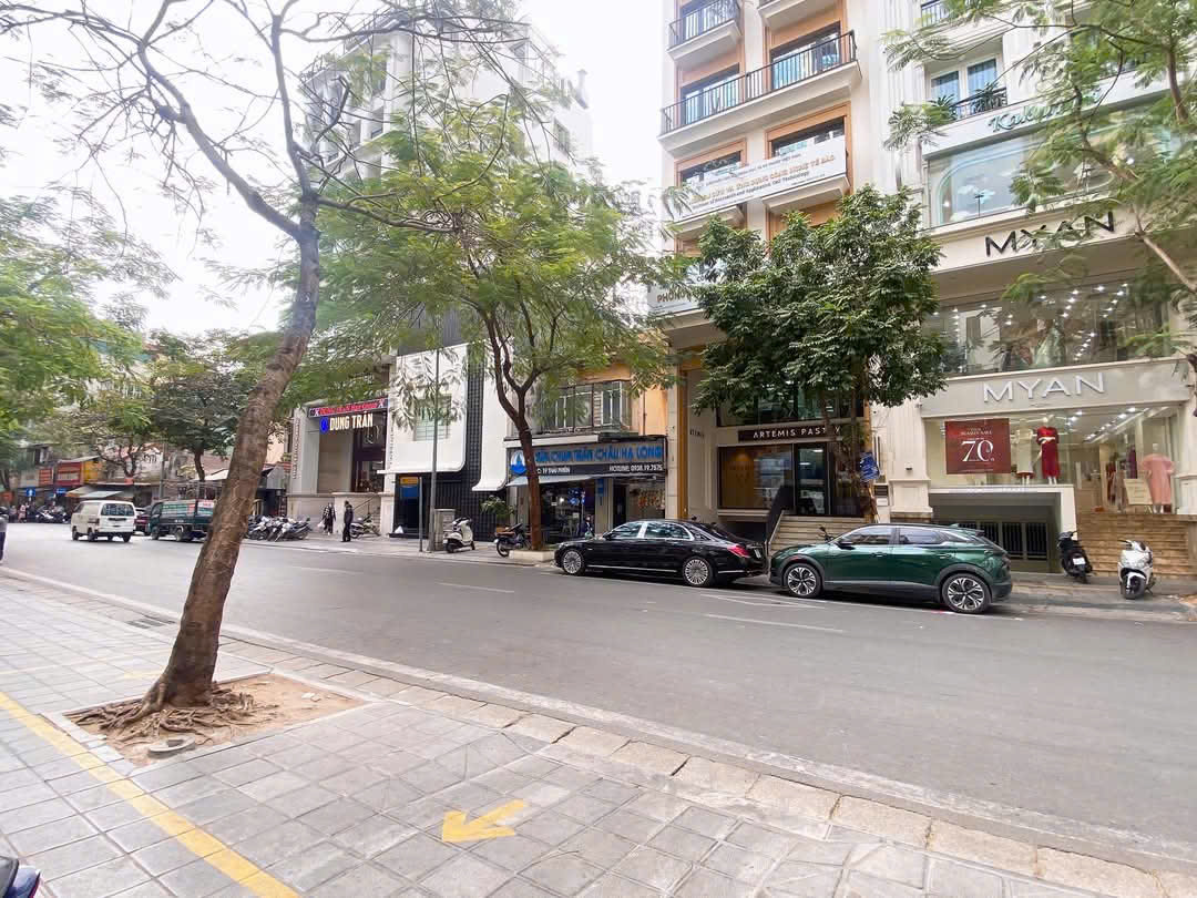 Bán nhà mặt phố Phạm Tuấn Tài cực hiếm đẹp, 90m2 5 tầng kinh doanh tốt, giá bán 48.5 tỷ Bán nhà mặt phố Phạm Tuấn Tài cực hiếm đẹp, 90m2 5 tầng kinh doanh tốt, giá bán 48.5 tỷ