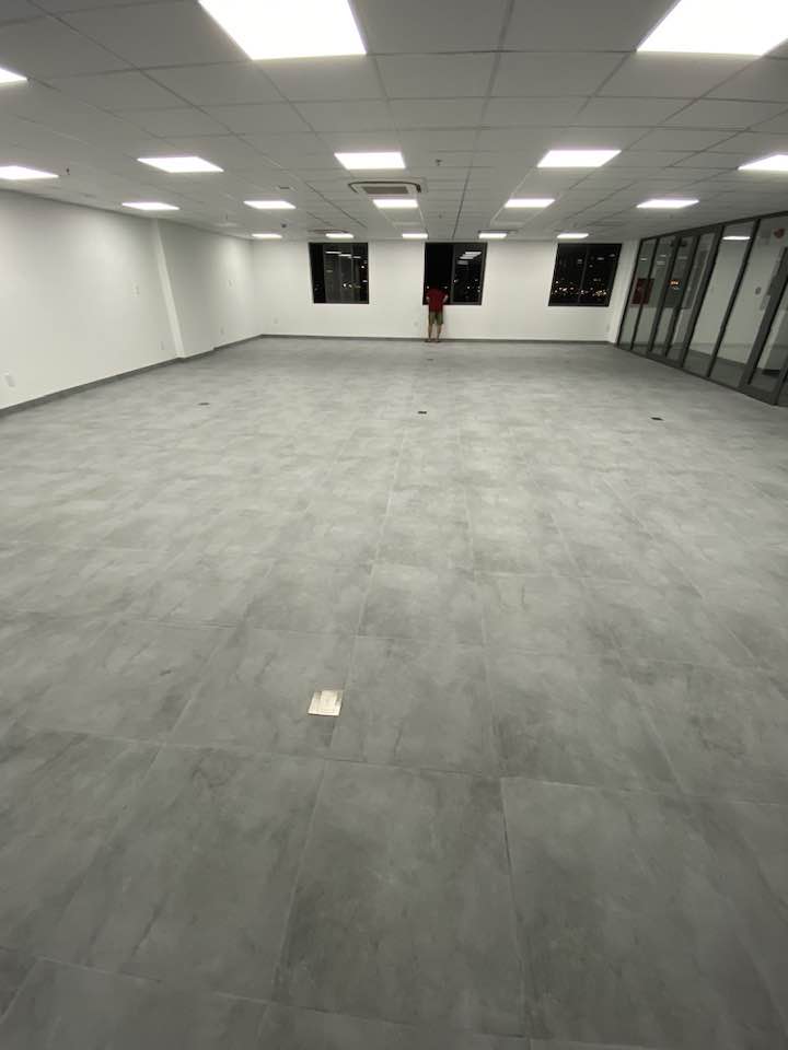 Văn phòng mới Trần Hung Đạo gần sông, rộng rãi và chất lượng top khu vực, gọi Phú ngay !