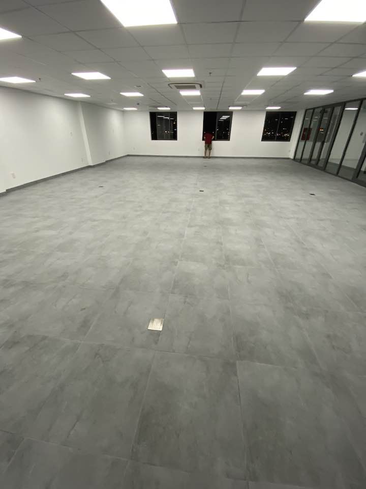 Văn phòng mới Trần Hung Đạo gần sông, rộng rãi và chất lượng top khu vực, gọi Phú ngay !