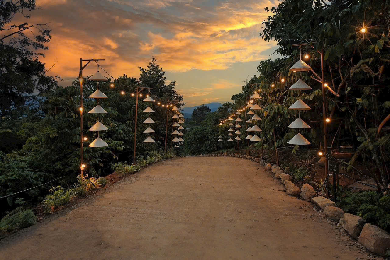 Đất nghỉ dưỡng Bảo Lộc có suối tự nhiên bao quanh, view đồi cao nhìn mây, đồi núi, dân cư hiện hữu Đất nghỉ dưỡng Bảo Lộc có suối tự nhiên bao quanh, view đồi cao nhìn mây, đồi núi, dân cư hiện hữu