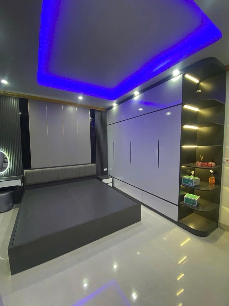 Bán Nhà Tư Đình Phân Lô 6 Tầng Thang Máy Sát Oto