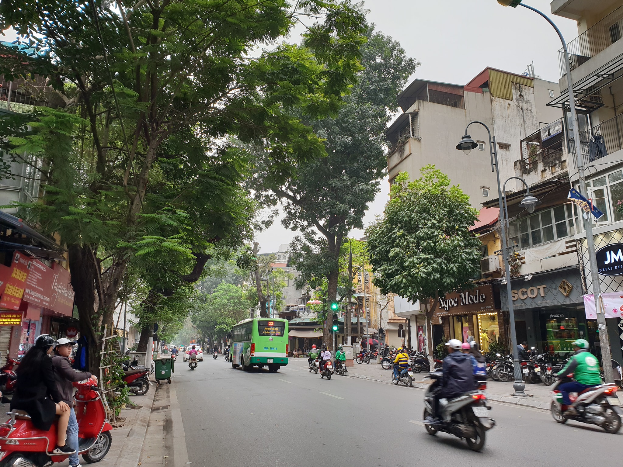 Binhbds cho thuê 300m2 mặt phố đẹp Hoàn Kiếm 55tr/ tháng