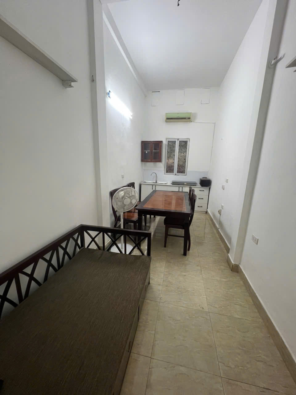 Nhà hiếm tại ngõ 15 Hàng Cót – gần Bốt Hàng Đậu, trung tâm phố cổ, giá chỉ 9 triệu/tháng!