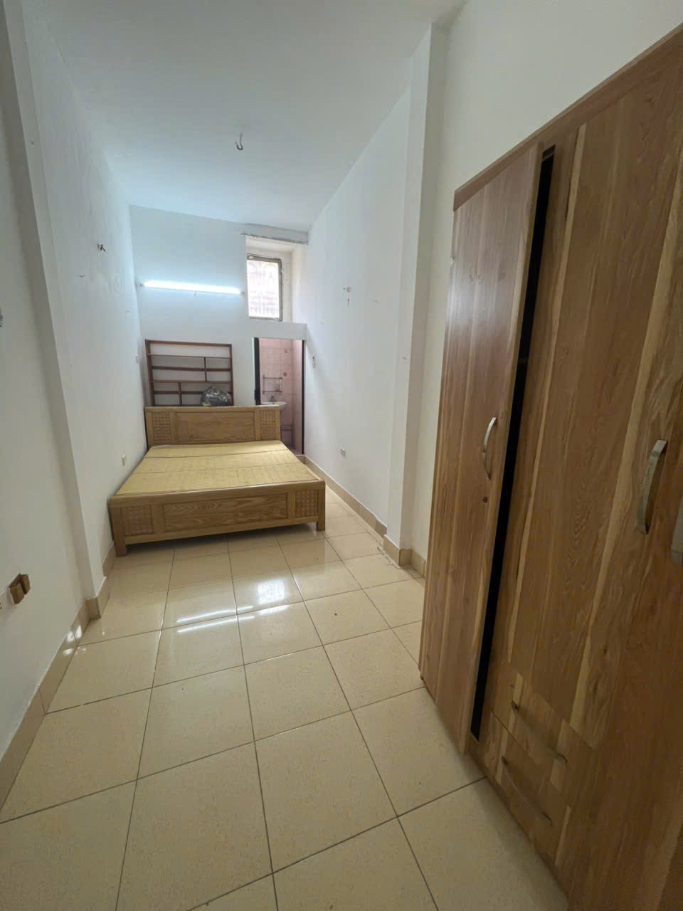 Nhà hiếm tại ngõ 15 Hàng Cót – gần Bốt Hàng Đậu, trung tâm phố cổ, giá chỉ 9 triệu/tháng!