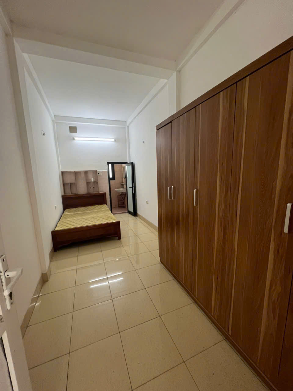 Nhà hiếm tại ngõ 15 Hàng Cót – gần Bốt Hàng Đậu, trung tâm phố cổ, giá chỉ 9 triệu/tháng!