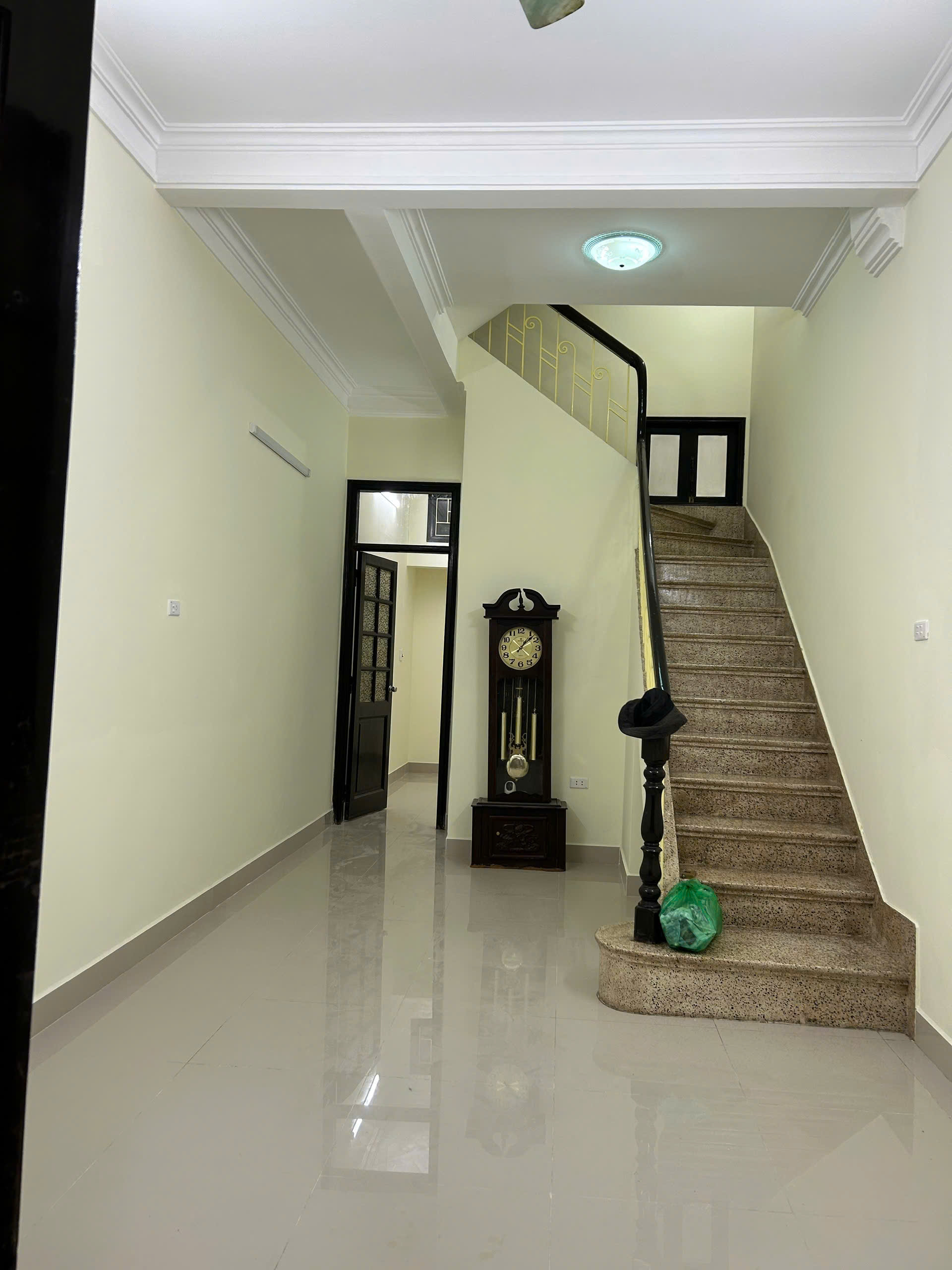 Binhbds cho thuê nhà phân lô oto ngõ 16 Hoàng Cầu – 22tr/tháng Binhbds cho thuê nhà phân lô oto ngõ 16 Hoàng Cầu – 22tr/tháng