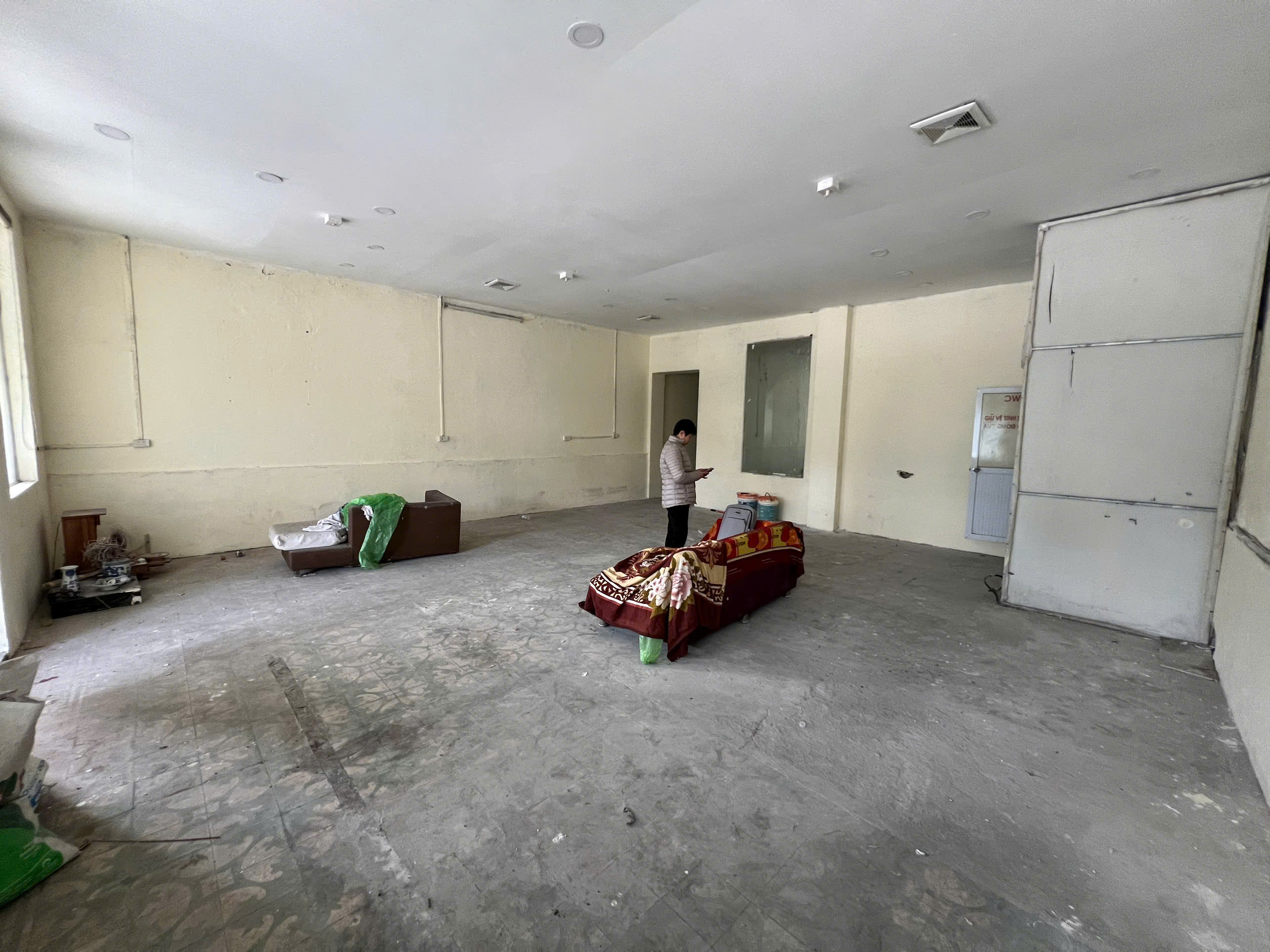 Binhbds cho thuê mặt tiền 10m Hoàn Kiếm hơn 10tr/tháng