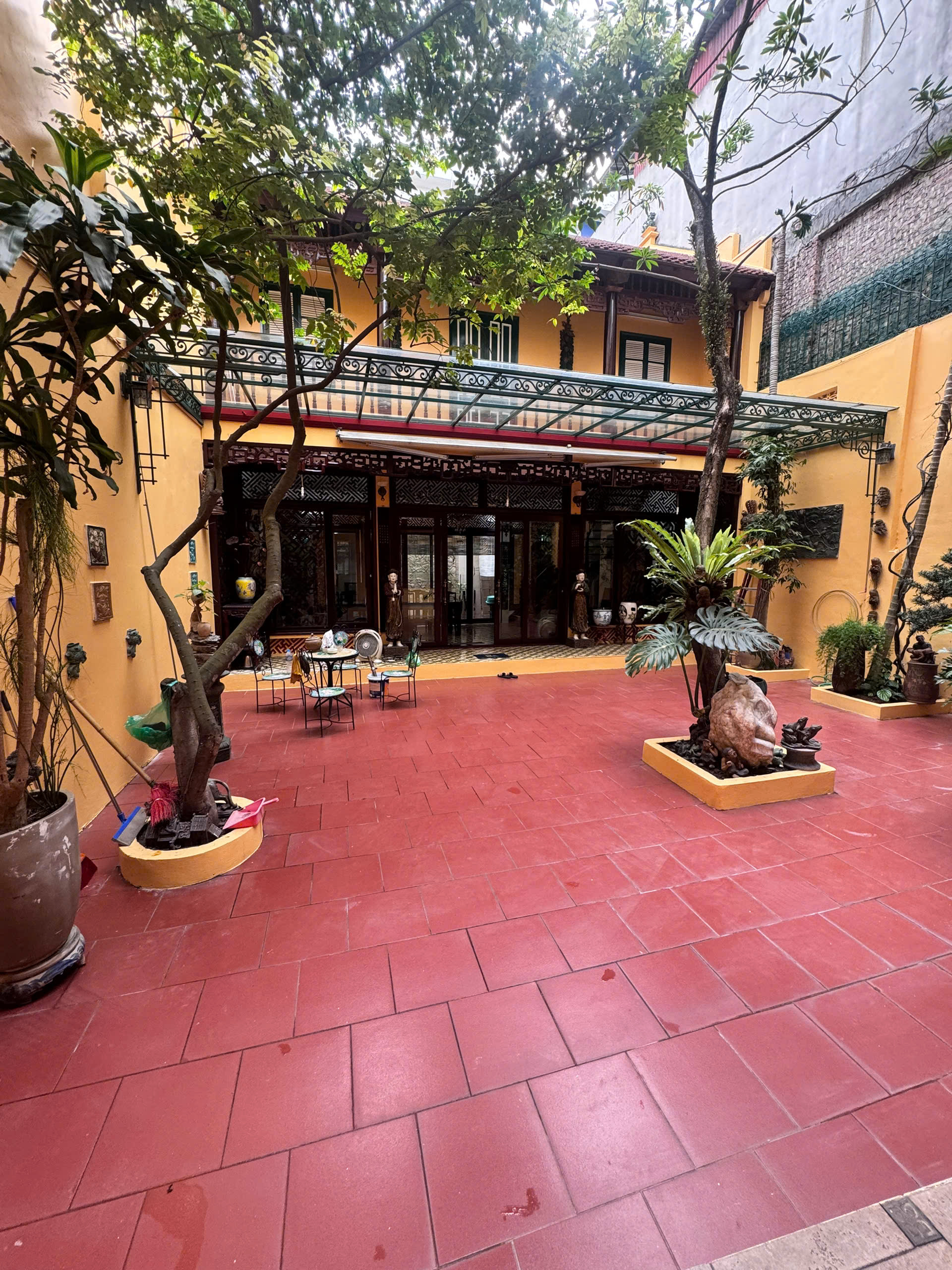 Binhbds cho thuê biệt thự sân vườn Bồ Đề 300m2 Binhbds cho thuê biệt thự sân vườn Bồ Đề 300m2