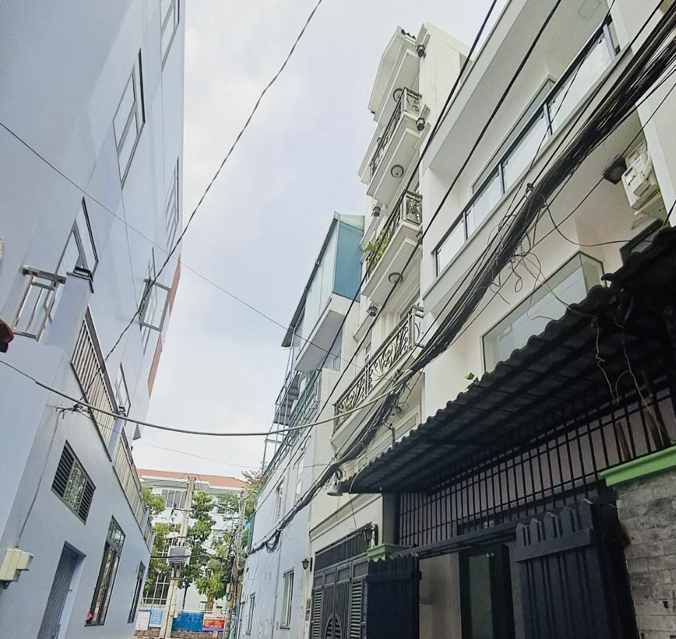 HẺM XE HƠI THÔNG 5M ,SÁT TRƯỜNG TÂN SƠN 50m, 3TẦNG NHỈNH 6TỶ HẺM XE HƠI THÔNG 5M ,SÁT TRƯỜNG TÂN SƠN 50m, 3TẦNG NHỈNH 6TỶ