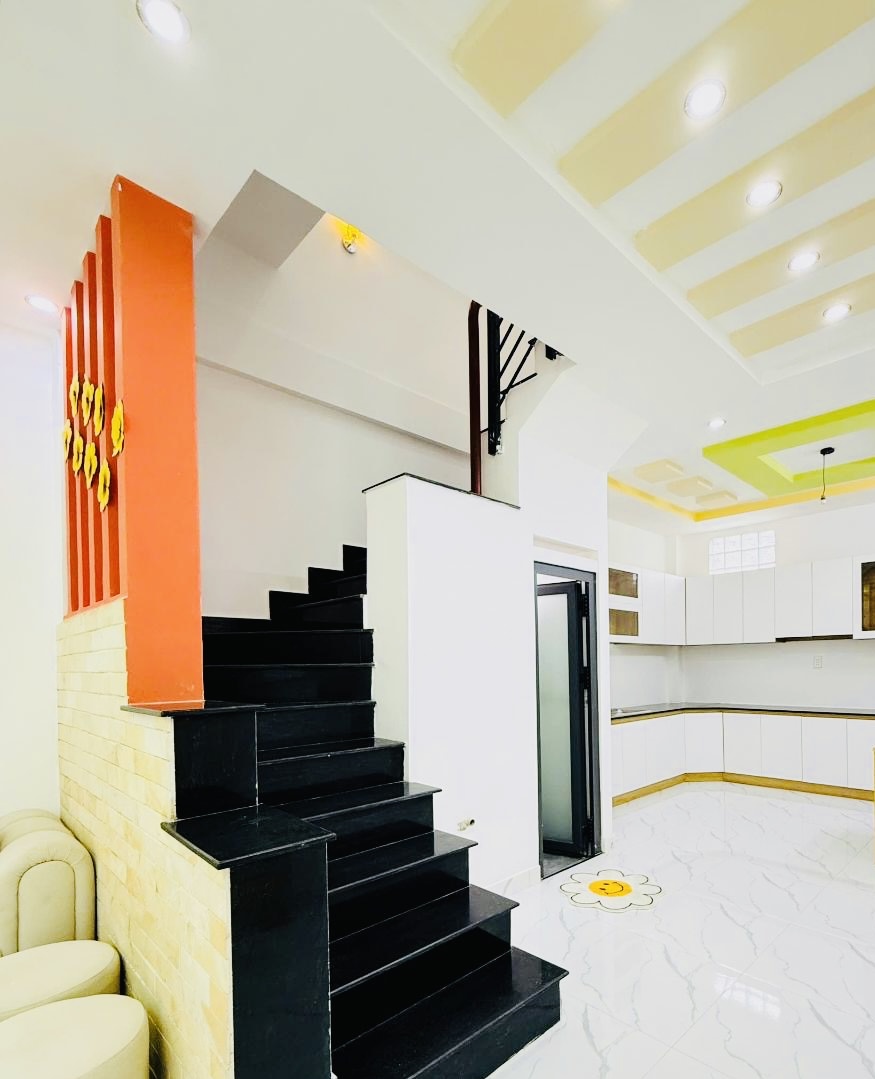 HẺM XE HƠI THÔNG 5M ,SÁT TRƯỜNG TÂN SƠN 50m, 3TẦNG NHỈNH 6TỶ HẺM XE HƠI THÔNG 5M ,SÁT TRƯỜNG TÂN SƠN 50m, 3TẦNG NHỈNH 6TỶ