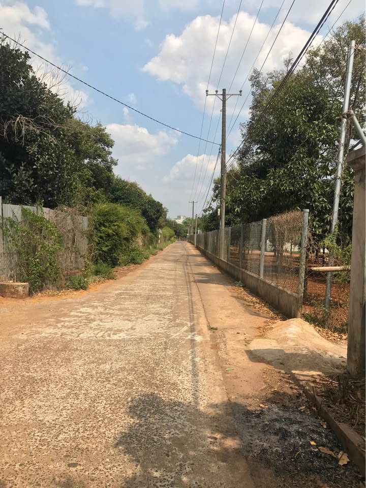 Chủ ngọp ngân hàng cần thanh lý gấp lô đất 1000m2 ( 20 x 50 ) sổ sẵn .