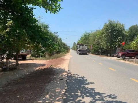 Duy nhất nền đất mặt tiền đường nhựa lớn kinh doanh buôn bán sầm uất Duy nhất nền đất mặt tiền đường nhựa lớn kinh doanh buôn bán sầm uất