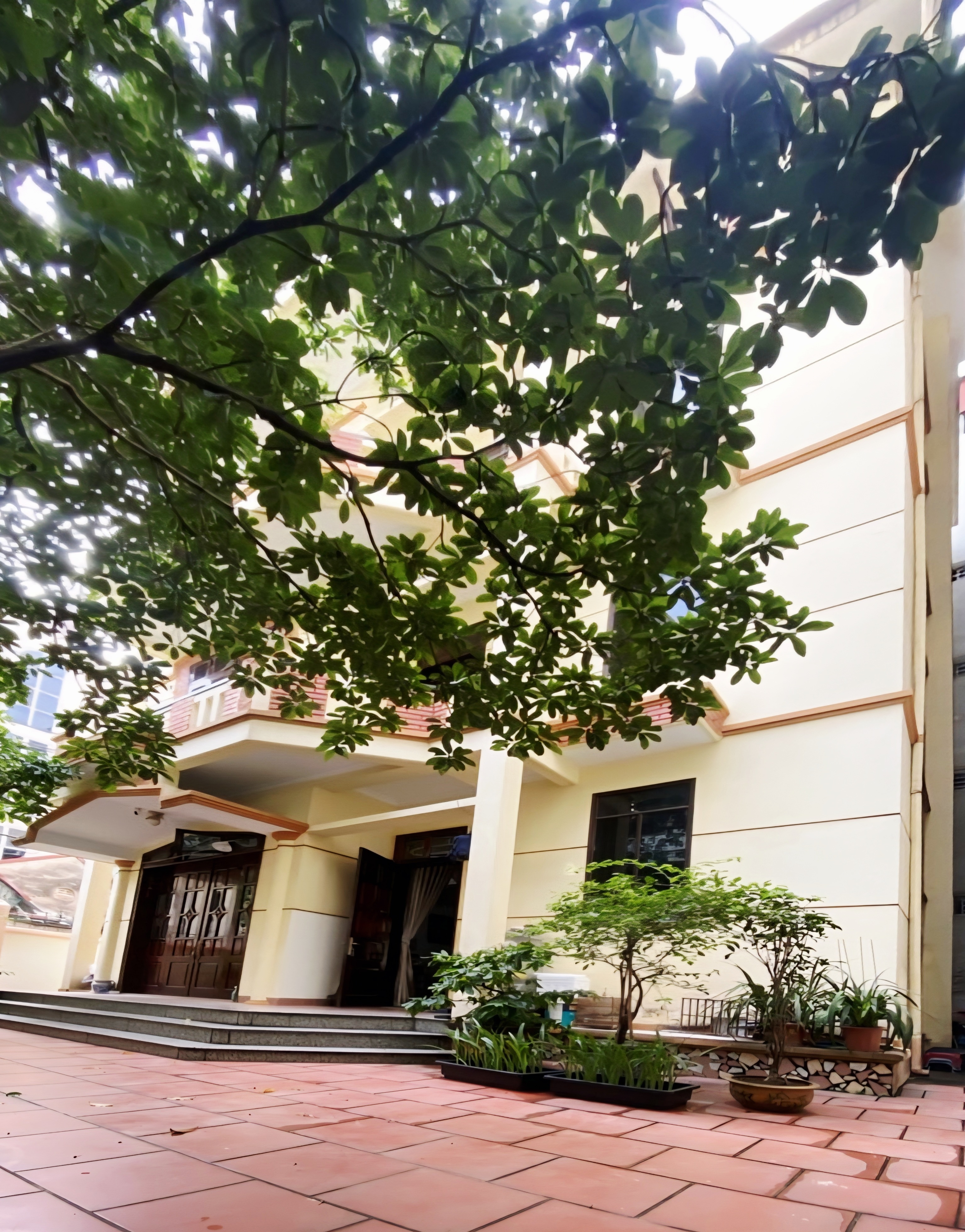 Bán biệt thự sân vườn tại Xuân Thủy, Cầu Giấy 154m2, MT 14,5m, giá 41,5 tỷ