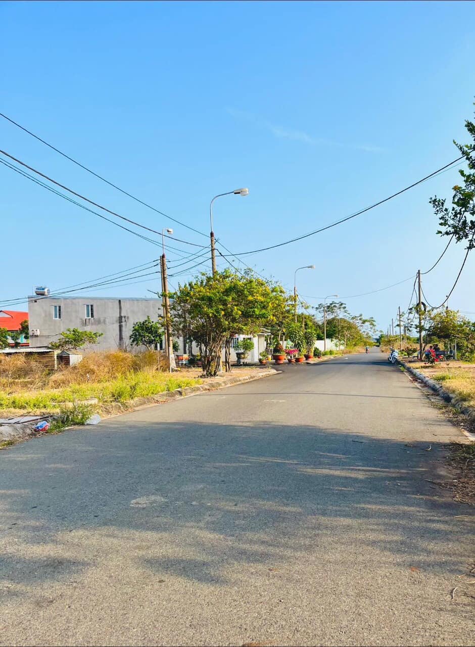 TDC lê ki ma mặt tiền quỳnh tịnh của thị trấn đất đỏ giá tốt thương lượng