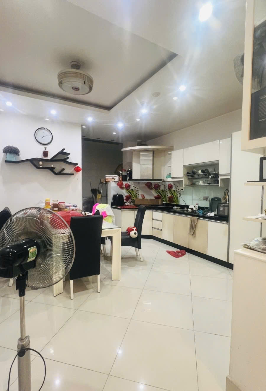 BÁN NHÀ HẺM 8M QUẬN 3, 4.1m x 18M, 5 TẦNG, Ô TÔ VÀO NHÀ, KINH DOANH 