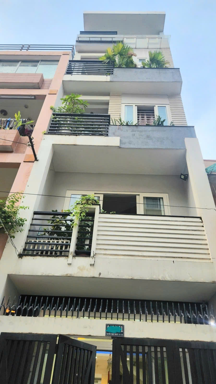 BÁN NHÀ HẺM 8M QUẬN 3, 4.1m x 18M, 5 TẦNG, Ô TÔ VÀO NHÀ, KINH DOANH 