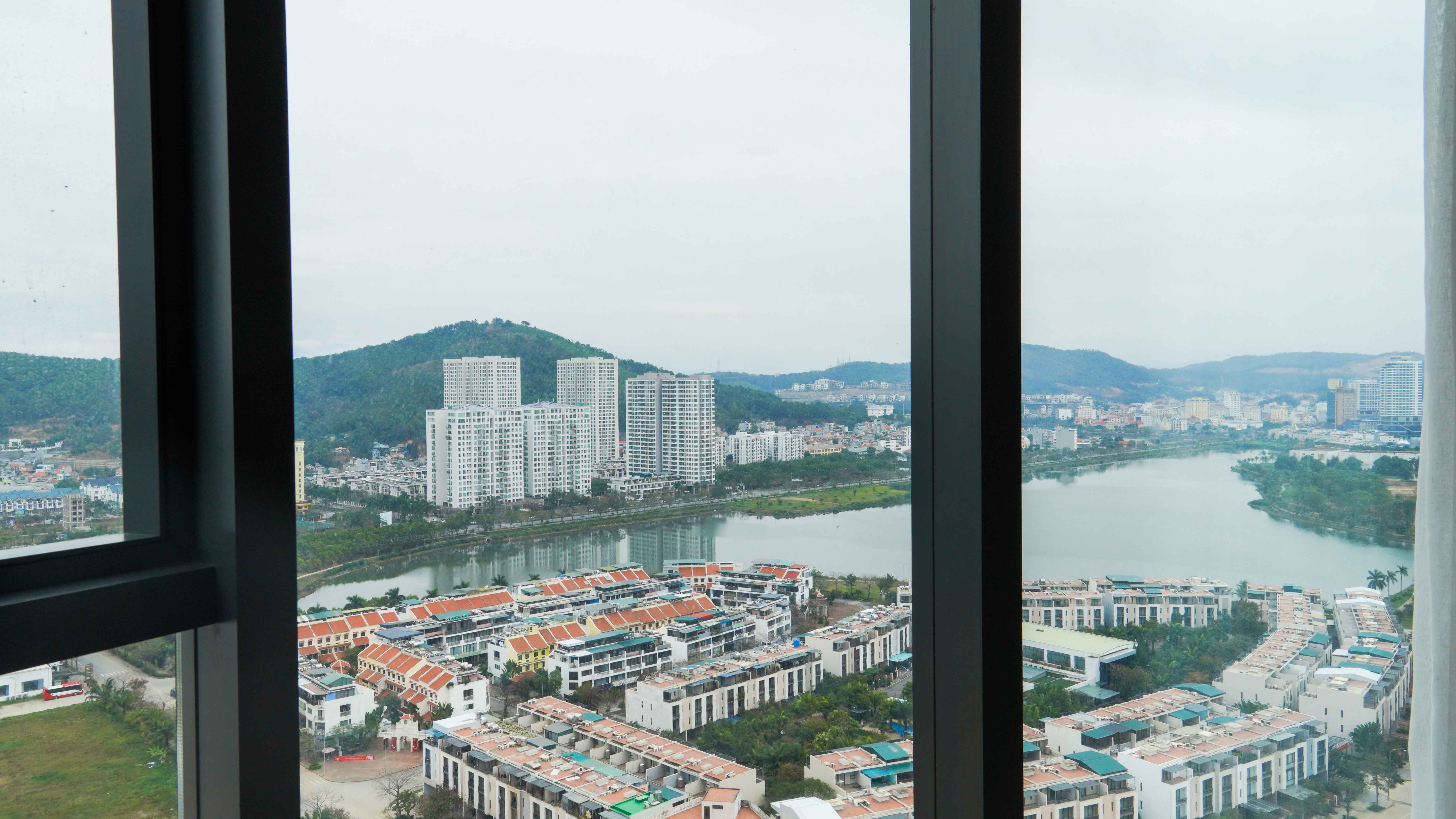 Chủ nhà định cư bán gấp căn 1PN trục 05 A La Carte Hạ Long, view Hồ, 47.7m², giá 2.5 tỷ