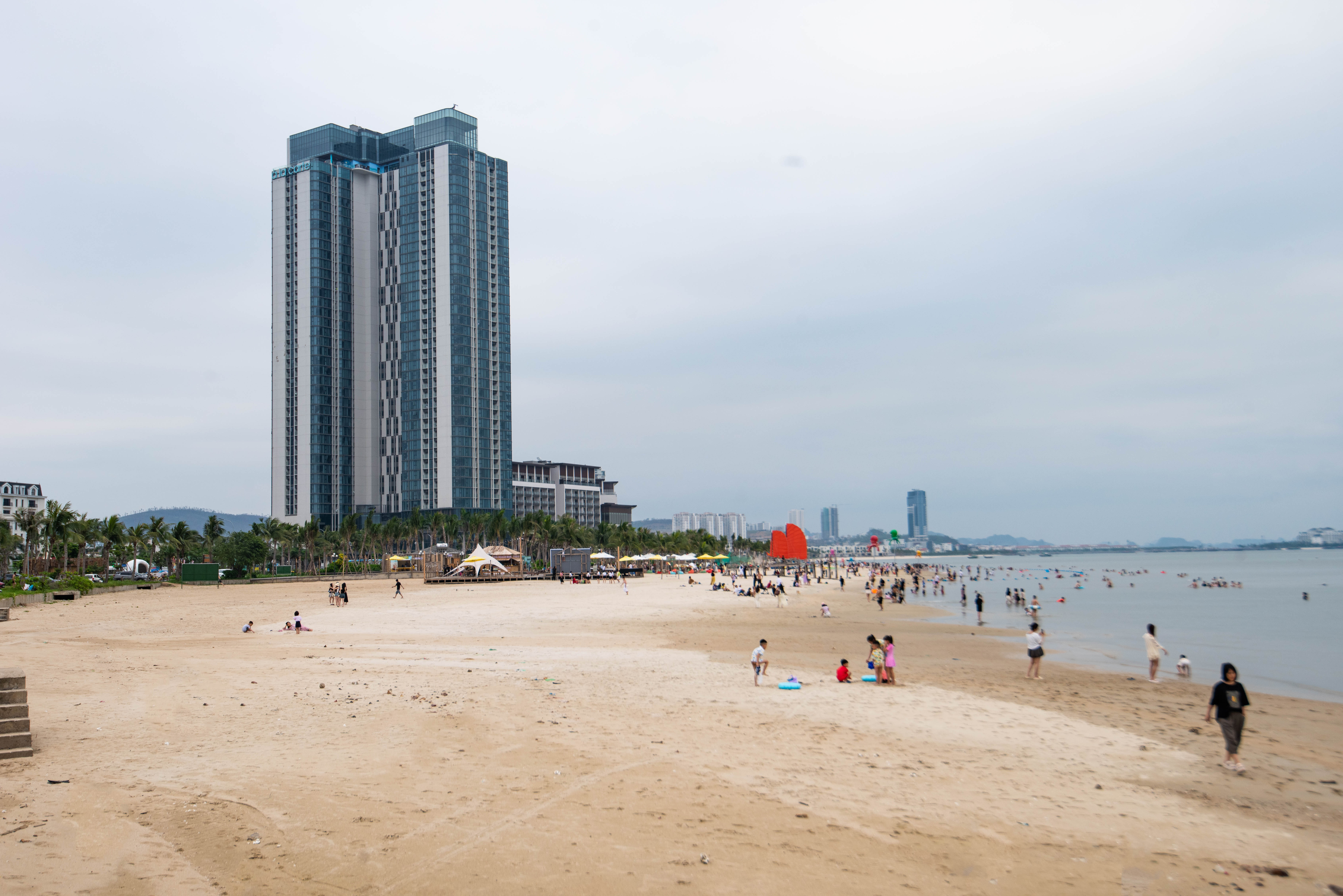 Chủ nhà định cư bán gấp căn 1PN trục 05 A La Carte Hạ Long, view Hồ, 47.7m², giá 2.5 tỷ