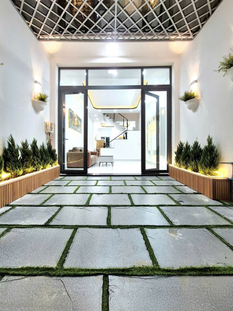 Bán nhà hẻm xe hơi Huỳnh Tấn Phát, Quận 7, Dt 4,37 x15m, 3 lầu. Giá 7,49 tỷ