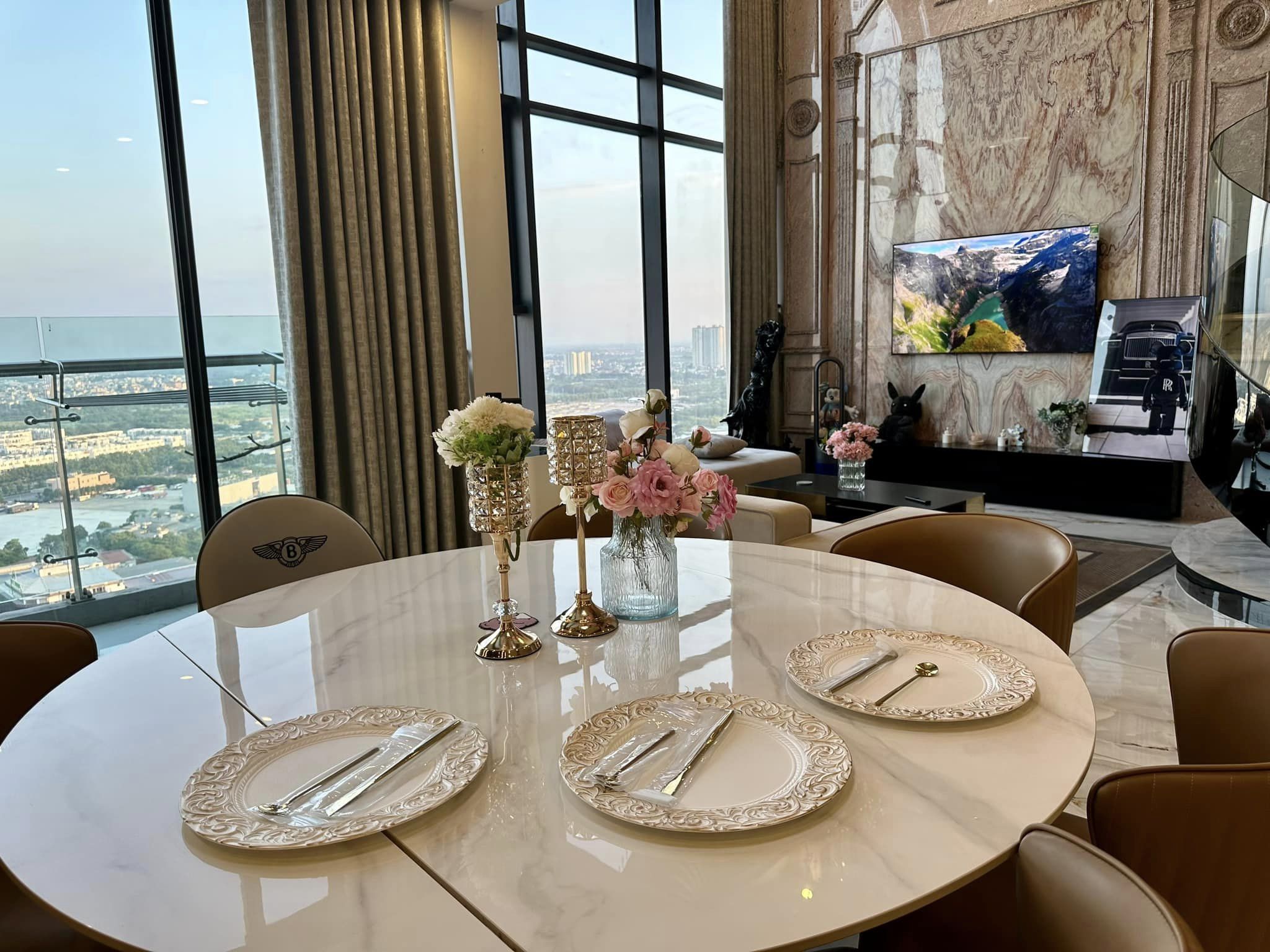 Biệt thự trên không penthouse 360m2 Vinhomes Metropolis T44 - 45 view toàn cảnh Hồ Tây