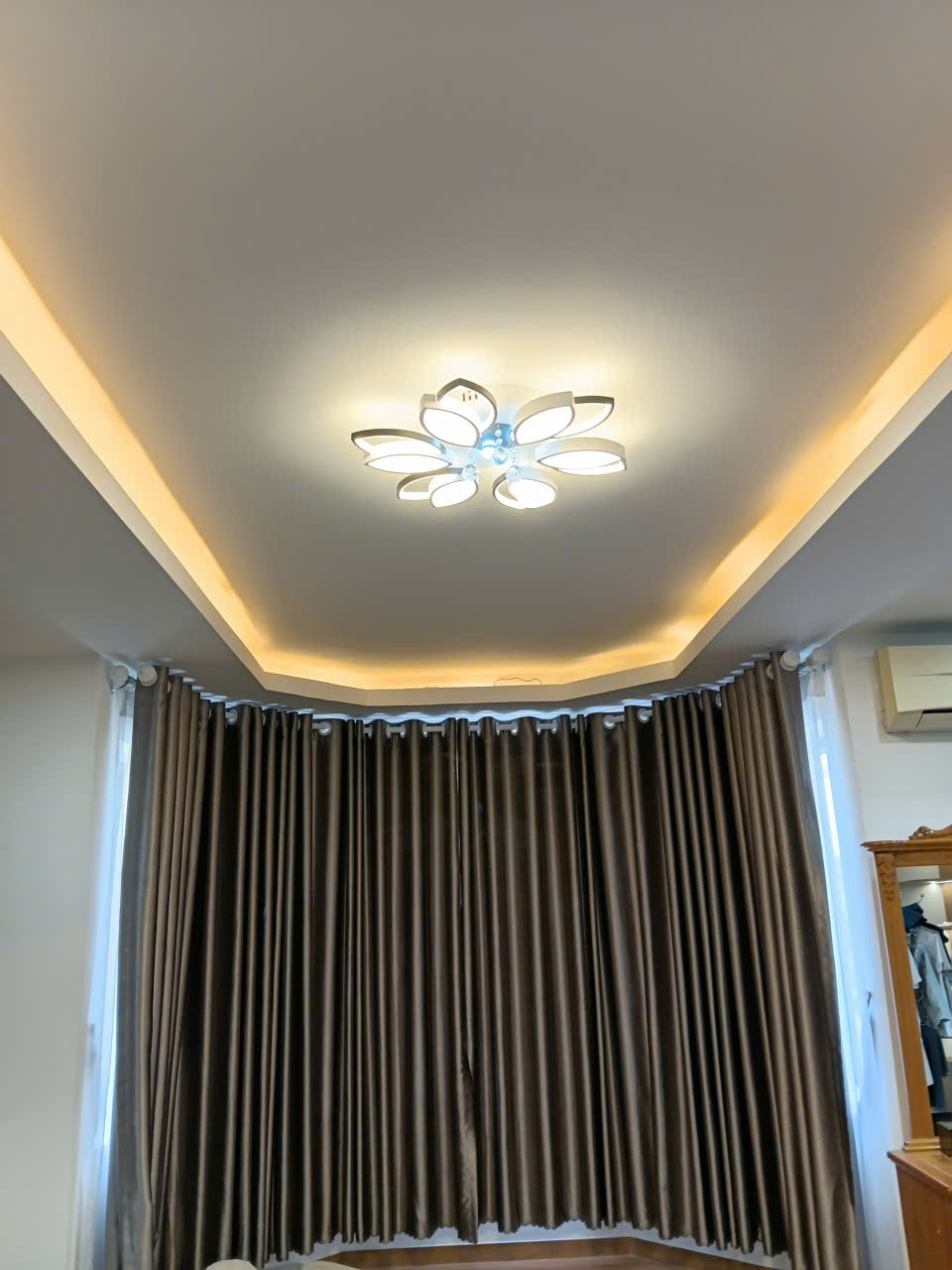 Bán nhà biệt thự khu nam long, Trần Trọng Cung, Q7, 3 lầu, giá tốt