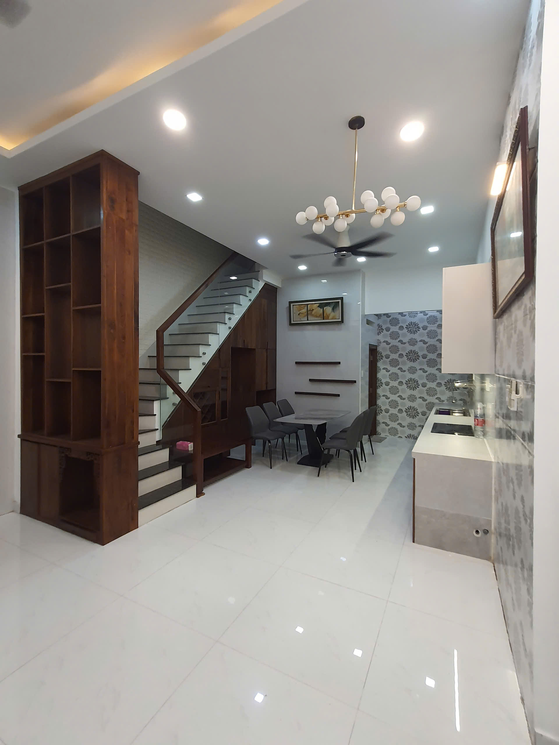 Bán nhà Full nội thất khu dân cư APEC trường thọ thủ đức,TPHCM,LH 0909428959. 