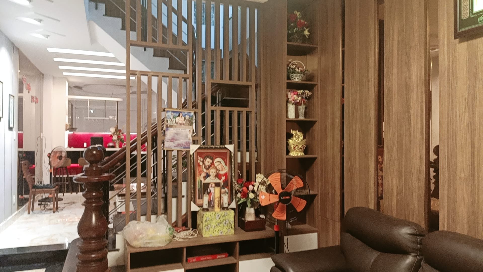Mặt tiền Khu Phan Văn Trị, Phường 12, Bình Thạnh, 92m, 4 tầng, kinh doanh, chỉ 19,9 tỷ.