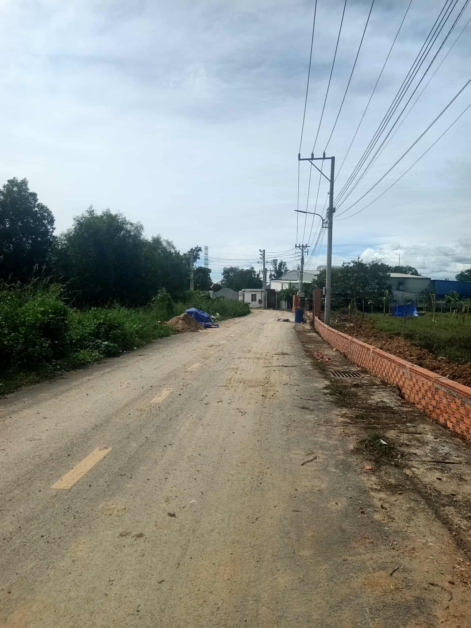 Đất đẹp, mặt tiền đường 19 tháng 3, Thạnh Phước, Tân Uyên, 172m, ngang 12,6m, chỉ 2,65 tỷ. 