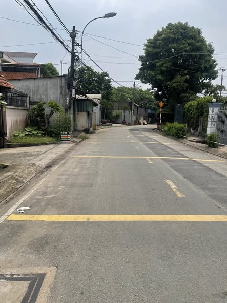 Đất đẹp, mặt tiền đường Tân Hiệp, Hóc Môn, 166m, full thổ, xe tải tránh, vỉa hè 3m, chỉ 4.5 tỷ.
