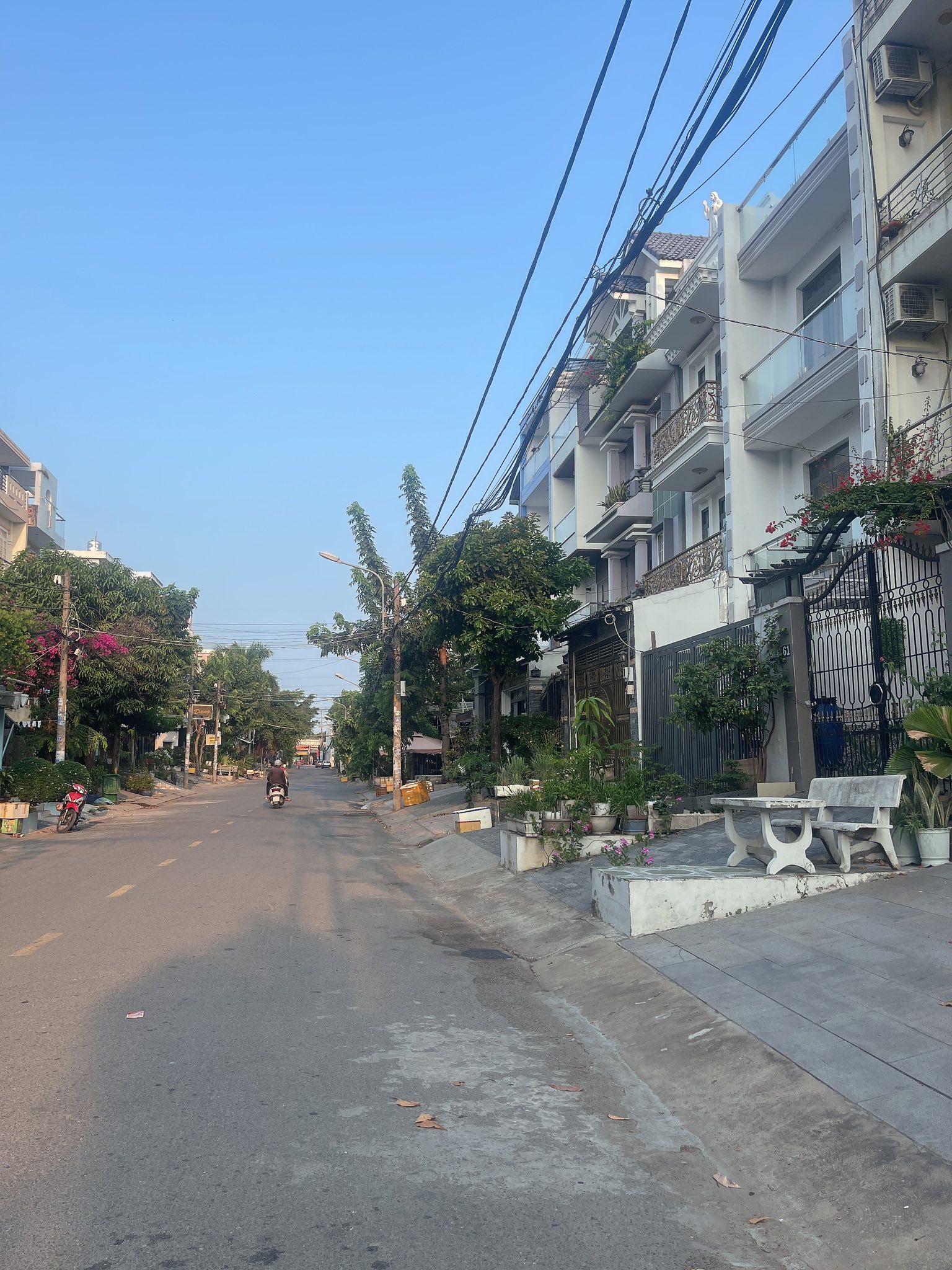 Mặt tiền KDC Gia Hòa, Phong Phú, Bình Chánh, 100m, 4 tầng, kinh doanh, chỉ 10 tỷ.