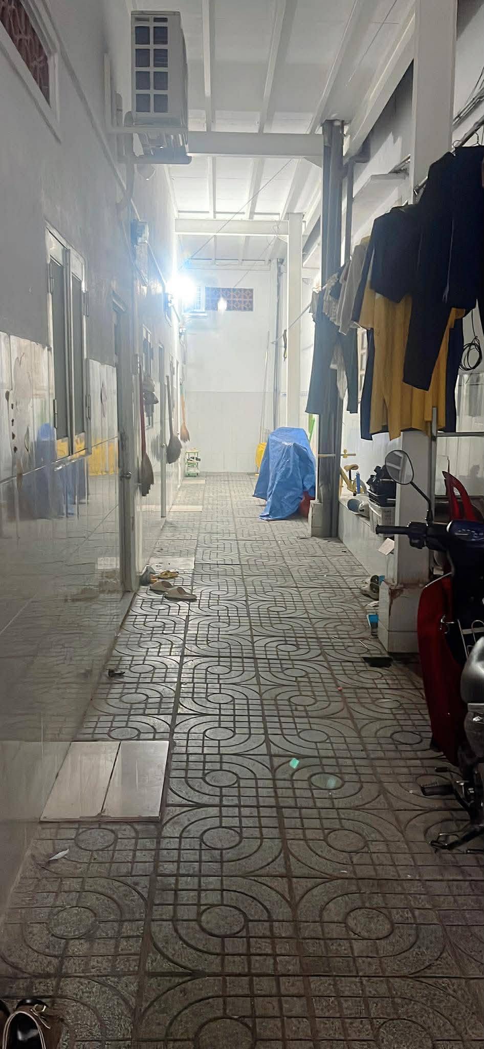 Bán dãy trọ, Đường DT743C, Tân Đông Hiệp, Dĩ An,160m, 2 tầng, 9 ngủ, xe hơi, chỉ 4,8 tỷ. 