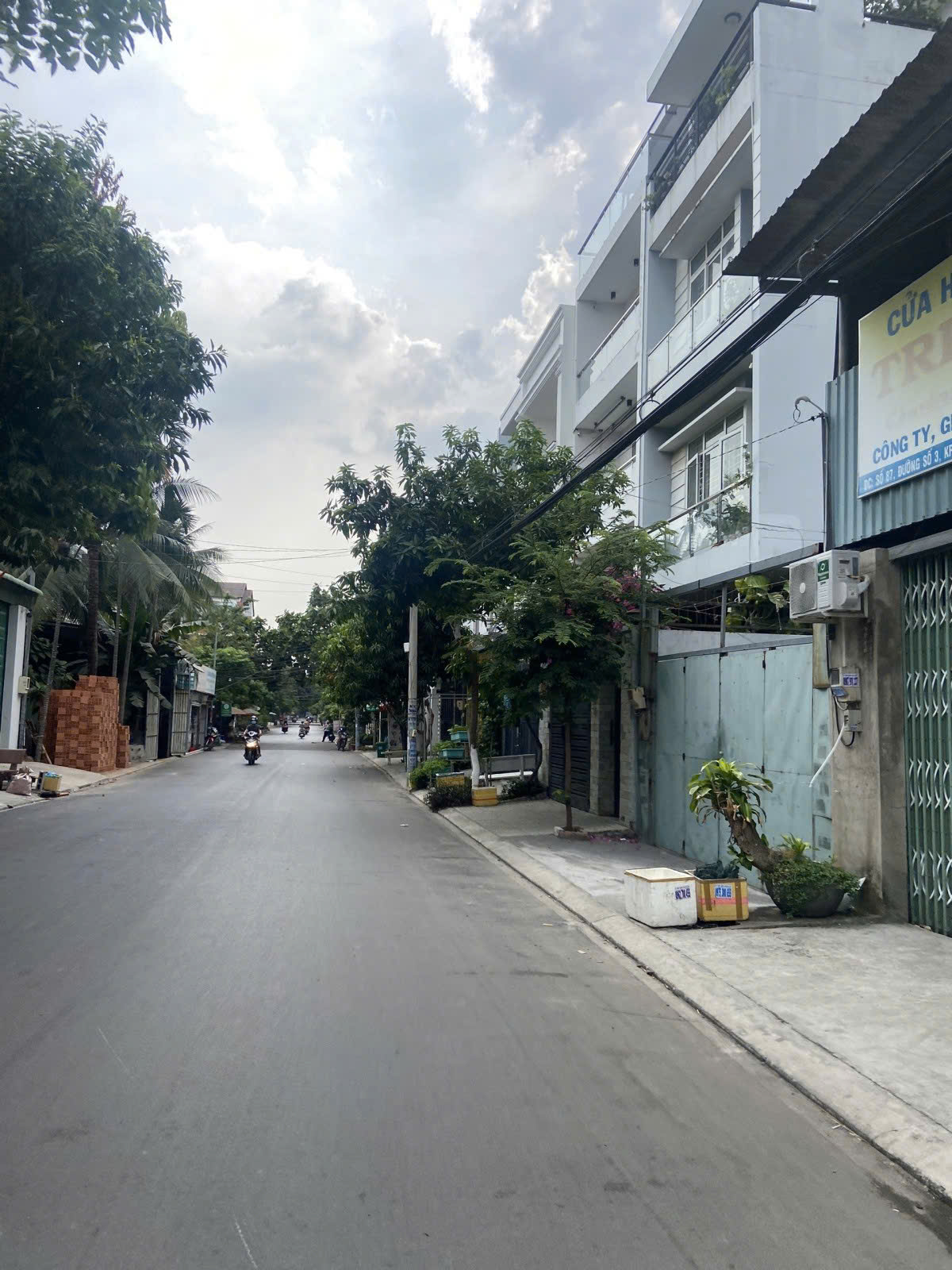 Bán gấp nhà KDC Hồng Long, Hiệp Bình Phước, Thủ Đức, 66m, 2 tầng, xe tải, chỉ 4,3 tỷ.