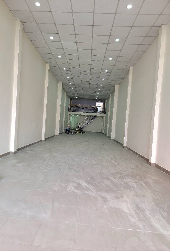 MT PHAN VĂN HỚN, BÀ ĐIỂM - 5,1x32 XÂY THOÁNG TIỆN KD ĐA NGHÀNH - VỊ TRÍ RẤT TỐT