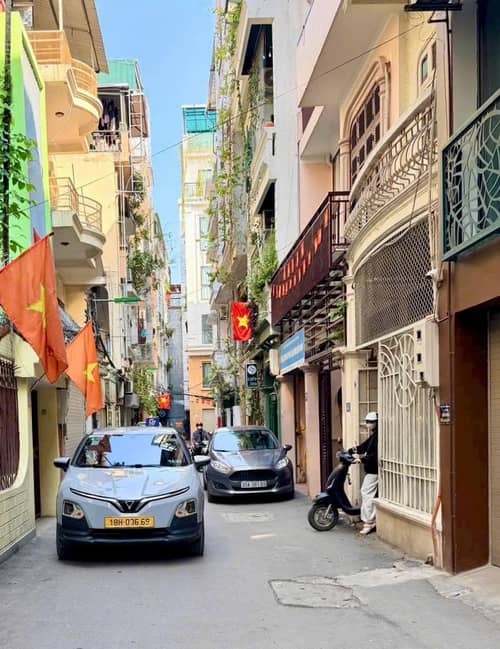 ĐỐNG ĐA - TÔN ĐỨC THẮNG -HIẾM 20 TỶ - NGÕ THÔNG OTO NGỦ TRONG NHÀ, GẦN SÁT VĂN MIẾU.